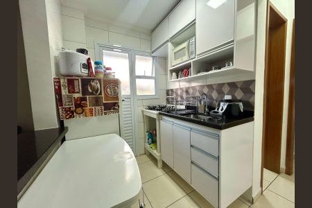 Cozinha de apartamento para alugar com 1 quarto, 39m² em Boqueirão, Praia Grande
