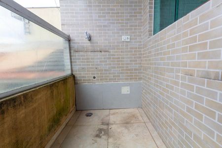 Casa para alugar com 54m², 2 quartos e sem vagaQuintal e área de serviço