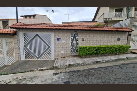 Casa para alugar com 215m², 4 quartos e 6 vagasFachada