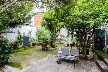 Casa para alugar com 215m², 4 quartos e 6 vagasQuintal 