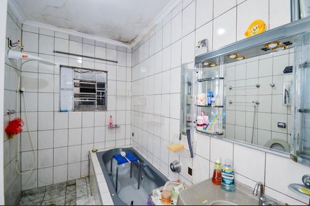 Casa para alugar com 215m², 4 quartos e 6 vagasBanheiro Social