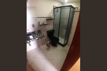 Apartamento à venda com 74m², 2 quartos e 1 vaga Apartamento à venda com 74m², 2 quartos e 1 vagaBanheiro