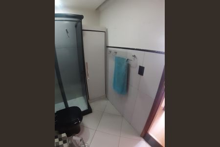 Apartamento à venda com 74m², 2 quartos e 1 vaga Apartamento à venda com 74m², 2 quartos e 1 vagaBanheiro