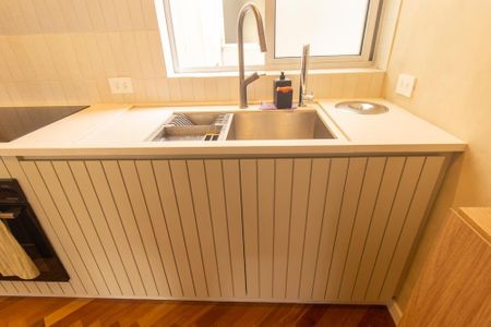 Cozinha de apartamento à venda com 1 quarto, 77m² em Água Verde, Curitiba
