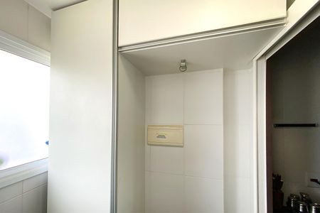 Apartamento à venda com 64m², 2 quartos e 1 vagaÁrea de Serviço