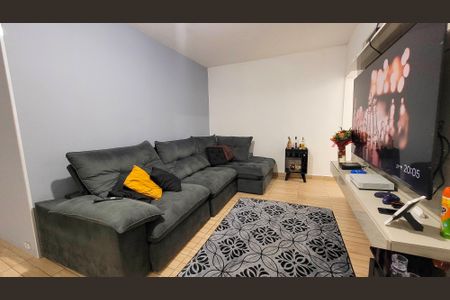 Sala de Estar de casa para alugar com 2 quartos, 100m² em Parque Recanto Monica, Itaquaquecetuba