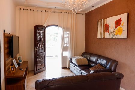 Casa para alugar com 150m², 3 quartos e 2 vagassala