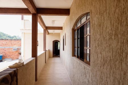 Casa para alugar com 150m², 3 quartos e 2 vagasCorredor