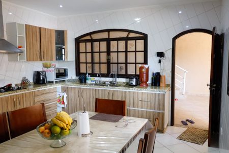 Casa para alugar com 150m², 3 quartos e 2 vagasCozinha