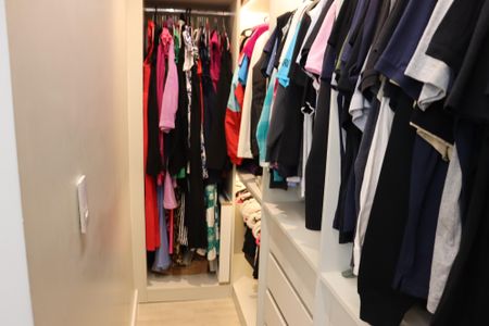 Apartamento à venda com 88m², 2 quartos e 2 vagasCloset da suíte 2
