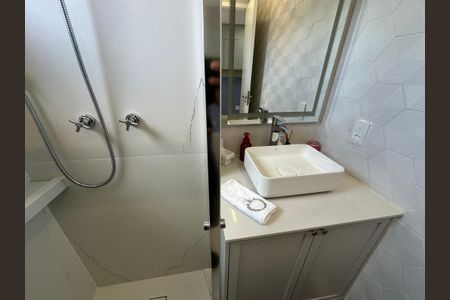 Apartamento à venda com 88m², 2 quartos e 2 vagasBanheiro da Suíte 1