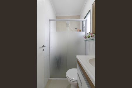 Casa à venda com 165m², 3 quartos e 3 vagasBanheiro Suíte 2