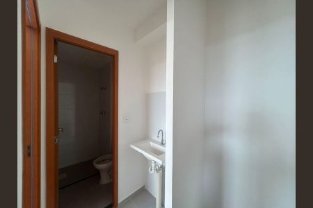 Apartamento para alugar com 46m², 2 quartos e 1 vaga Apartamento para alugar com 46m², 2 quartos e 1 vagaBanheiro