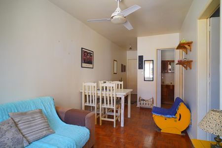 Sala de apartamento para alugar com 1 quarto, 45m² em Passo D’areia, Porto Alegre