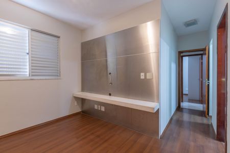 Apartamento à venda com 110m², 4 quartos e 2 vagasQuarto 4