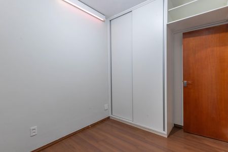 Apartamento à venda com 110m², 4 quartos e 2 vagasQuarto 2