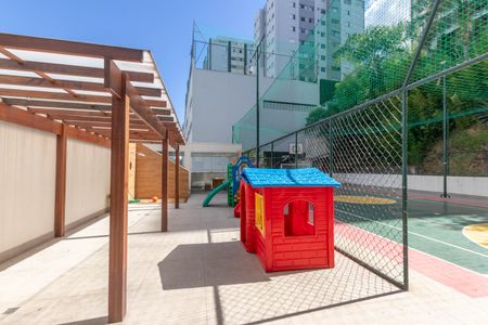 Apartamento à venda com 110m², 4 quartos e 2 vagasÁrea comum - Playground
