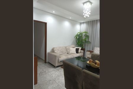 Sala de apartamento à venda com 3 quartos, 81m² em Padre Eustáquio, Belo Horizonte