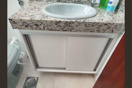 Apartamento à venda com 81m², 3 quartos e 1 vaga Apartamento à venda com 81m², 3 quartos e 1 vagaBanheiro