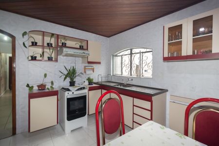 Casa à venda com 121m², 2 quartos e 2 vagas Casa à venda com 121m², 2 quartos e 2 vagasCozinha