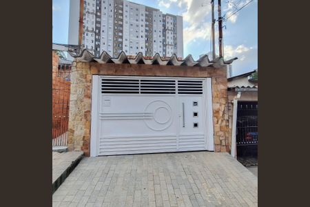 Casa à venda com 121m², 2 quartos e 2 vagas Casa à venda com 121m², 2 quartos e 2 vagasFachada