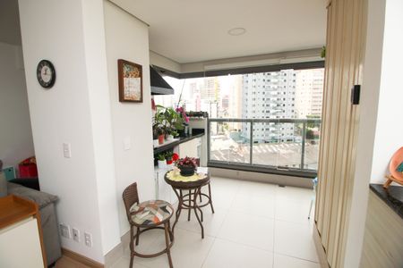 Apartamento à venda com 74m², 2 quartos e 2 vagasVaranda gourmet