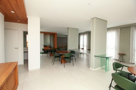 Apartamento à venda com 74m², 2 quartos e 2 vagasSalão de Festas