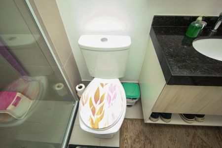 Apartamento à venda com 74m², 2 quartos e 2 vagasBanheiro da Suíte