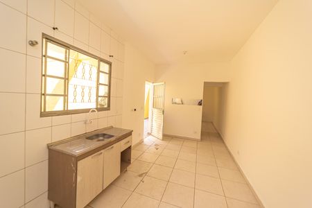 Casa para alugar com 30m², 1 quarto e sem vagaSala/Cozinha e Área de Serviço