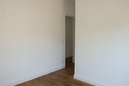 Casa de condomínio para alugar com 295m², 4 quartos e 4 vagasSuíte