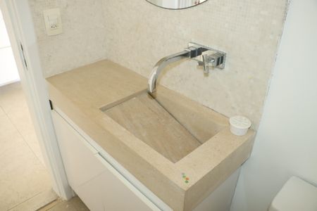 Casa de condomínio para alugar com 295m², 4 quartos e 4 vagasLavabo