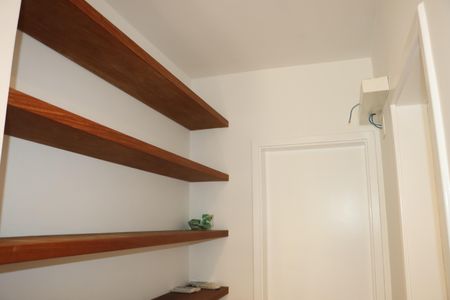 Casa de condomínio para alugar com 295m², 4 quartos e 4 vagasCorredor