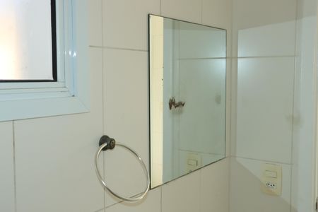 Casa de condomínio para alugar com 295m², 4 quartos e 4 vagasBanheiro de serviço