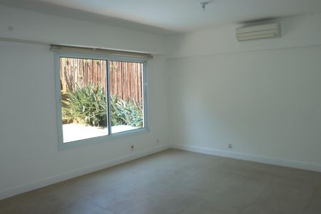 Casa de condomínio para alugar com 295m², 4 quartos e 4 vagasSuíte 4