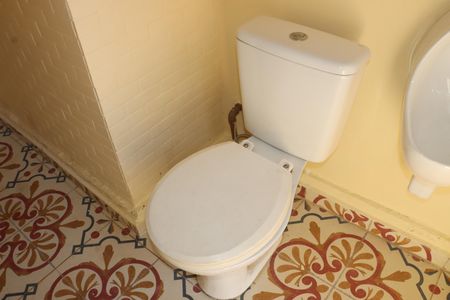 Casa de condomínio para alugar com 295m², 4 quartos e 4 vagasBanheiro de serviço 2