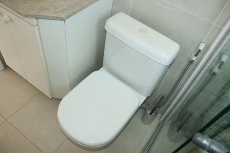 Casa de condomínio para alugar com 295m², 4 quartos e 4 vagasBanheiro social