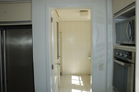 Casa de condomínio para alugar com 295m², 4 quartos e 4 vagasCozinha