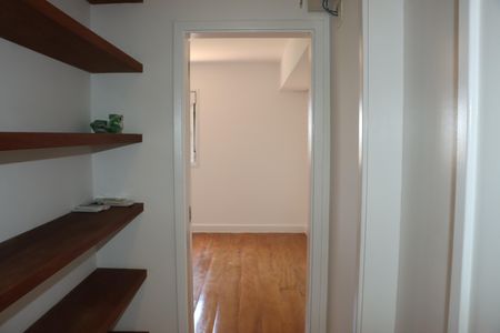 Casa de condomínio para alugar com 295m², 4 quartos e 4 vagasSuíte 3