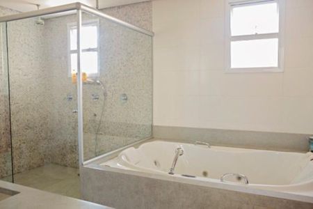 Banheiro de casa de condomínio para alugar com 4 quartos, 295m² em Horizontal Park, Cotia