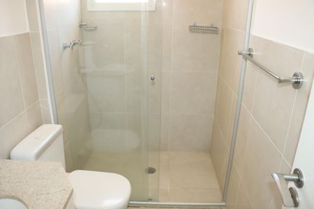 Casa de condomínio para alugar com 295m², 4 quartos e 4 vagasBanheiro da Suíte 2