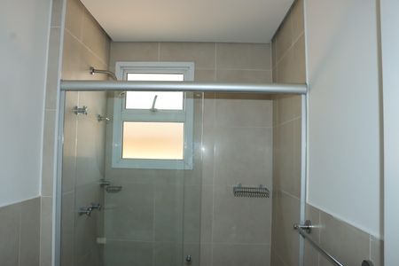 Casa de condomínio para alugar com 295m², 4 quartos e 4 vagasBanheiro da Suíte 2