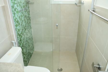 Casa de condomínio para alugar com 295m², 4 quartos e 4 vagasBanheiro social