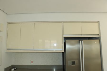 Casa de condomínio para alugar com 295m², 4 quartos e 4 vagasCozinha