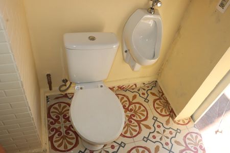 Casa de condomínio para alugar com 295m², 4 quartos e 4 vagasBanheiro de serviço 2