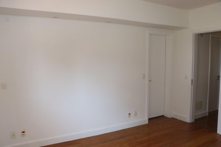 Casa de condomínio para alugar com 295m², 4 quartos e 4 vagasSuíte 3