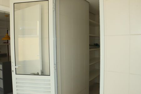 Casa de condomínio para alugar com 295m², 4 quartos e 4 vagasÁrea de serviço