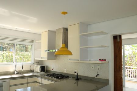 Casa de condomínio para alugar com 295m², 4 quartos e 4 vagasCozinha