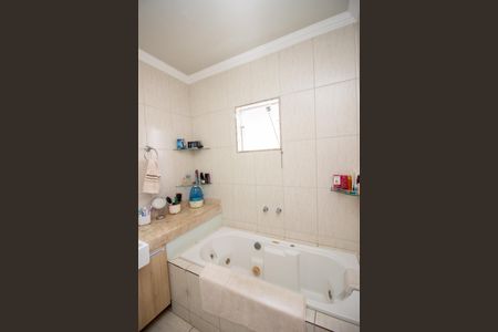 Banheiro da Suíte de casa para alugar com 3 quartos, 300m² em Tropical, Contagem