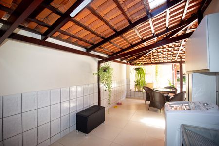 Casa para alugar com 300m², 3 quartos e 2 vagas Casa para alugar com 300m², 3 quartos e 2 vagasÁrea de Serviço