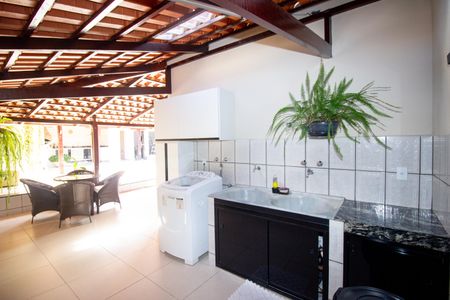 Casa para alugar com 300m², 3 quartos e 2 vagas Casa para alugar com 300m², 3 quartos e 2 vagasÁrea de Serviço